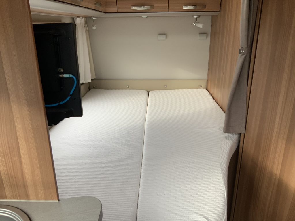 Weinsberg Cara Loft 650 ME, 2.3 MultiJ. 120 Teilintegriert, Drehsitze, Franz&ouml;sisches Bett, Bj. 2021 Camper Centrum On the Road am Noorderringweg 4 in Marum. Foto: 5