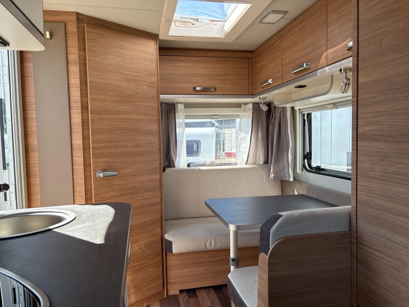 Weinsberg CaraOne Edition HOT 390 QD Mover Foto: 5