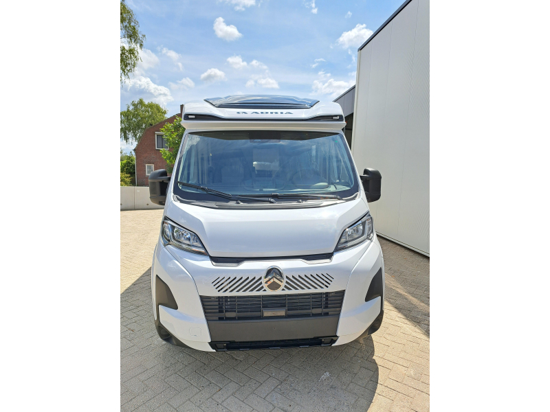 Adria Compact Select DL Autom&aacute;tico 2027 foto: 1
