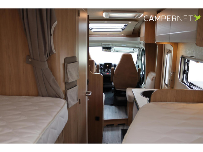 LMC Cruiser V646 140pk Automaat | HEO safe sloten | Thule luifel | Trekhaak | Lengtebedden | Bearlock | Panoramadak | Compact model foto: 17