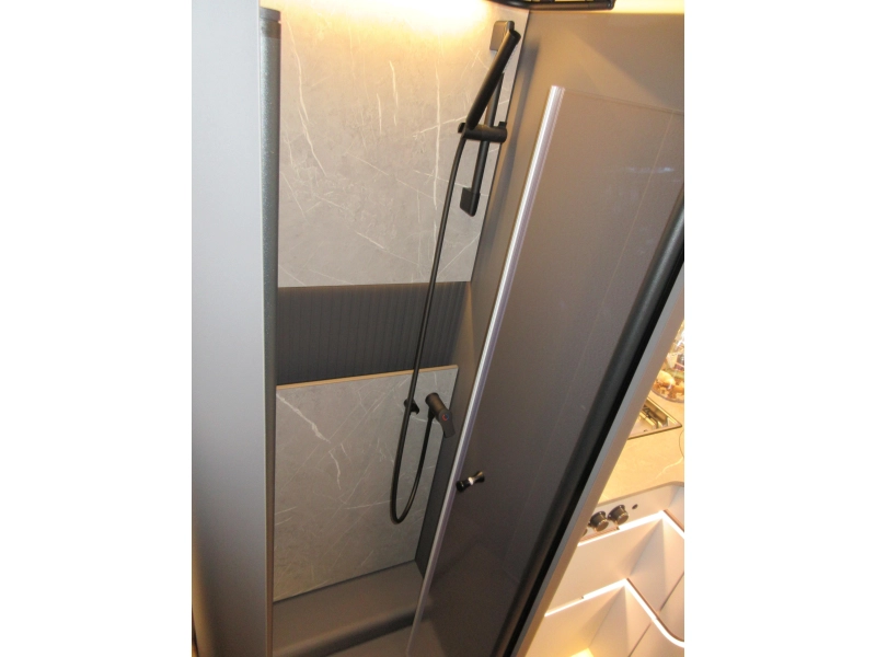 Hymer B-MC I 680 SLC dubbele bodem  foto: 6