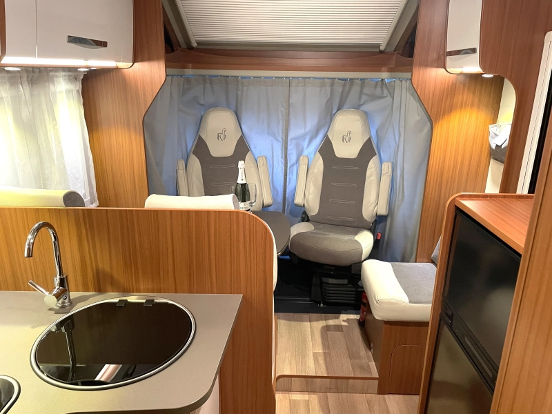 Etrusco T 6900 QB Lichtgewicht top camper  foto: 10