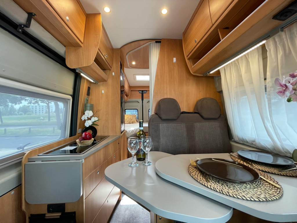 Pössl Roadcruiser XL ENKELE BEDDEN 9T AUTOMAAT TREKHAAK  foto: 14