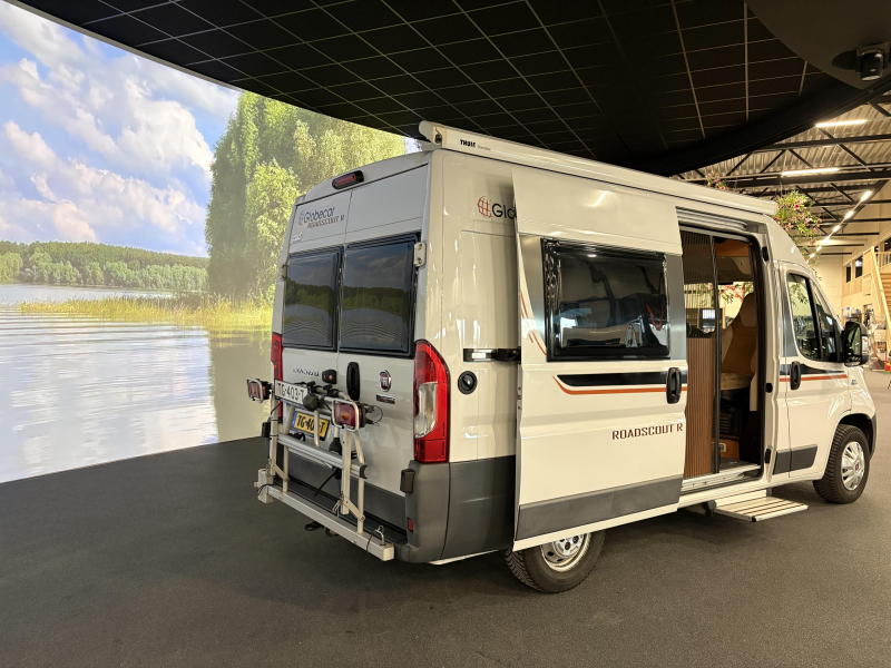 Globecar Roadscout 540 R automaat / busbiker  foto: 3
