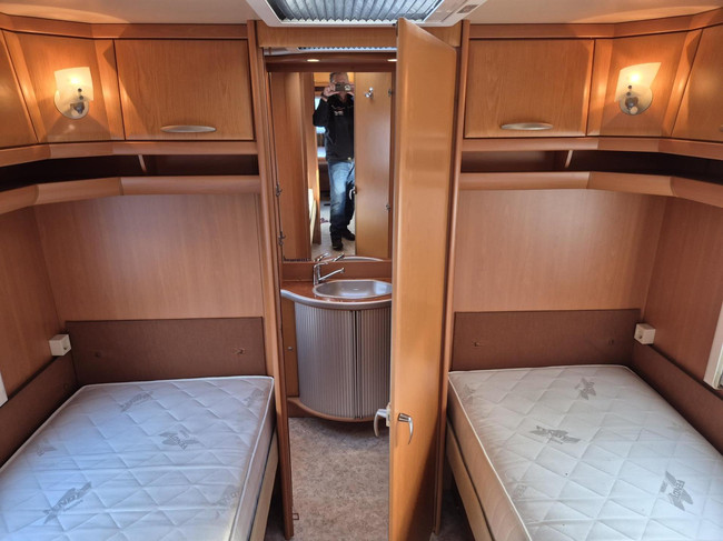 Fendt 560 GT Enkele bedden, Mover, Airco, Cassetteluifel etc foto: 16