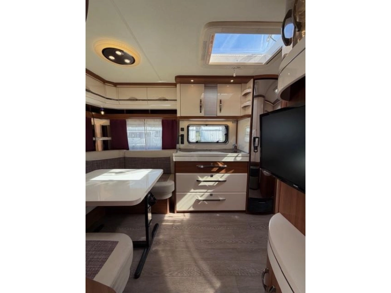 Hobby Excellent 495 UFE Incl. Mover Luifel  foto: 12