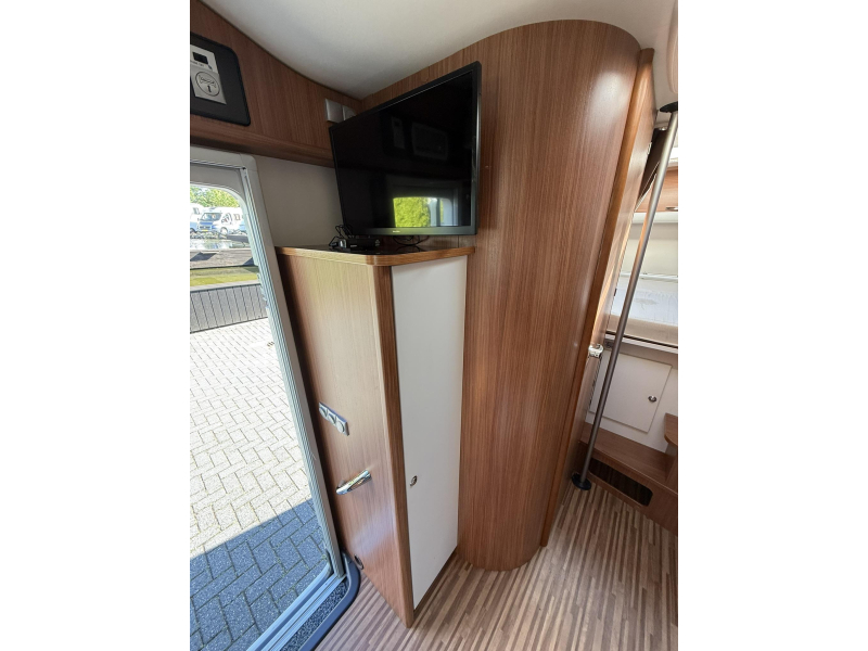 Adria Matrix 680 SP Ruime zit!  foto: 16