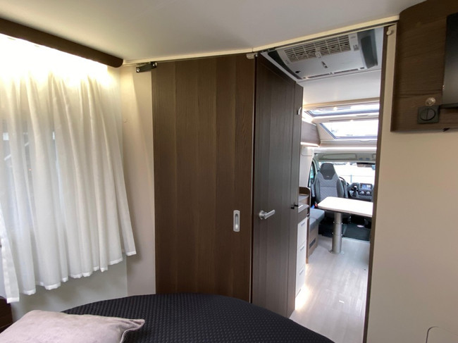 Adria Coral Supreme 670 DC QUEENSBED E&P LEVELSYSTEEM foto: 15