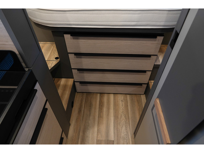 NIESMANN BISCHOFF iSmove 7.3 F 180 CV Autom&aacute;tico | Aire acondicionado de techo | Bater&iacute;a de litio. Calefacci&oacute;n de asientos foto: 14