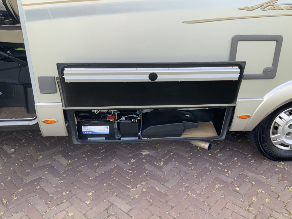Hymer B 514 SL Star-Edition, AUTOMAAT, Integraal, Motor-airco, Luchtvering, Alko-Max-chassis, Dwarsbed & hefbed Marum Camper centrum on the road  foto: 33