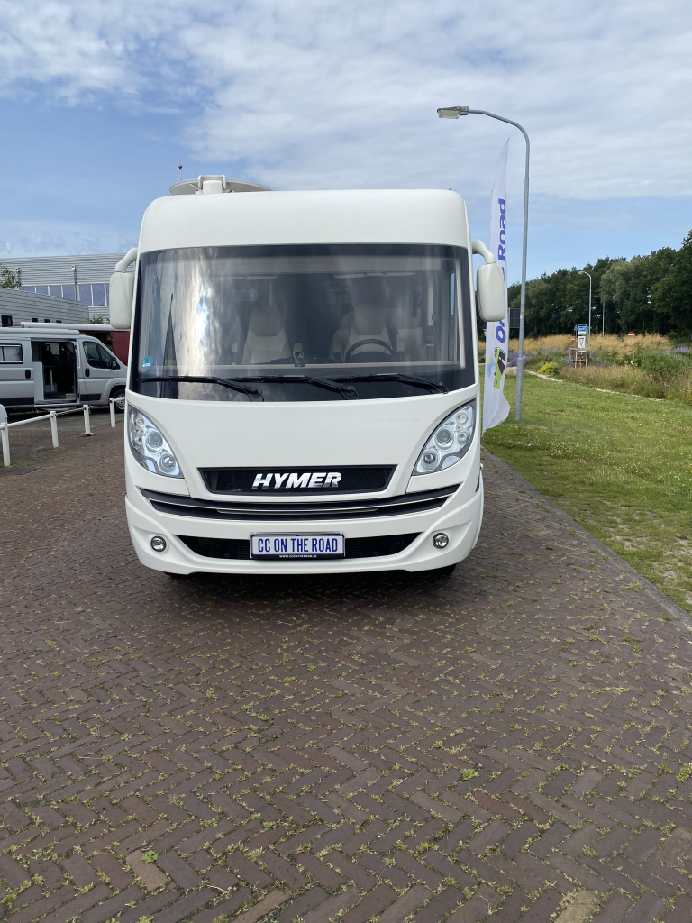 Hymer B 678 PL AUTOM&Aacute;TICO 3 litros di&eacute;sel con 177 CV, camas longitudinales y cama abatible A&ntilde;o 2016. Centrum On the Road en Noorderringweg 4 en Marum. foto: 1