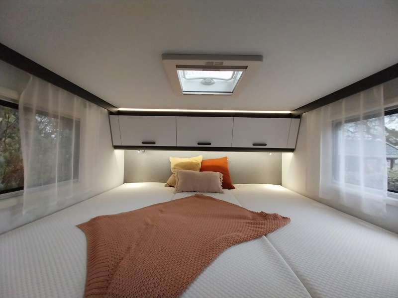 Sun Living S 70 SL 5 pers. en maar 65150 km  foto: 16