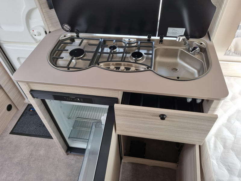 Dethleffs C'Joy 460 LE Active - Lits jumeaux ! photo : 9