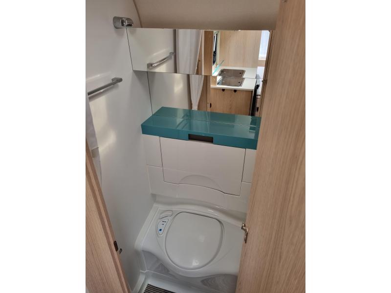 Adria Aviva 390 PS Lichtgewicht!  foto: 8