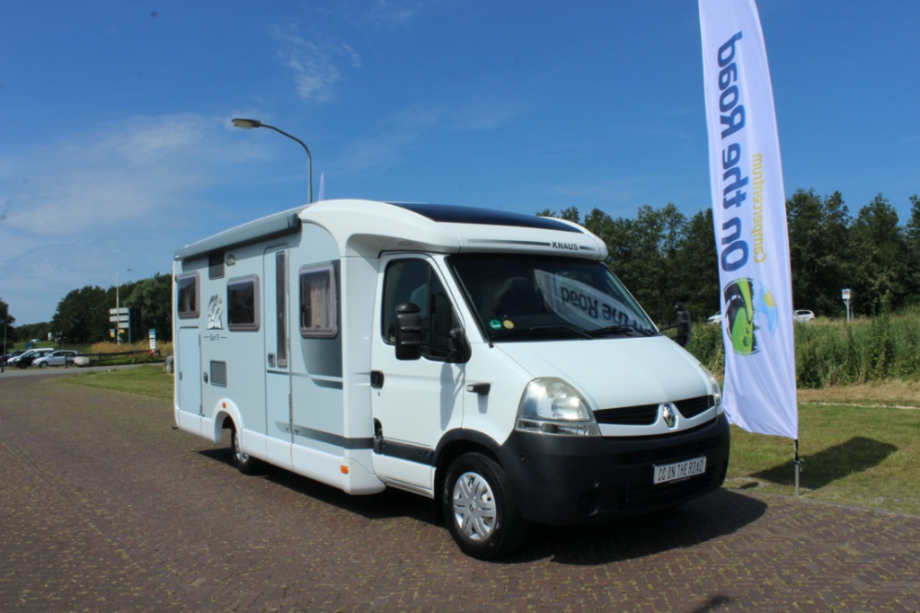 Knaus Sun Ti 700 Meg, Cama transversal, Garaje, Asientos delanteros giratorios, Media dinette, banco. A&ntilde;o 2008 Marum (Groningen) foto: 38