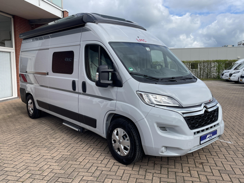 LMC Innovan 600 4 Pers Toit relevable photo: 7