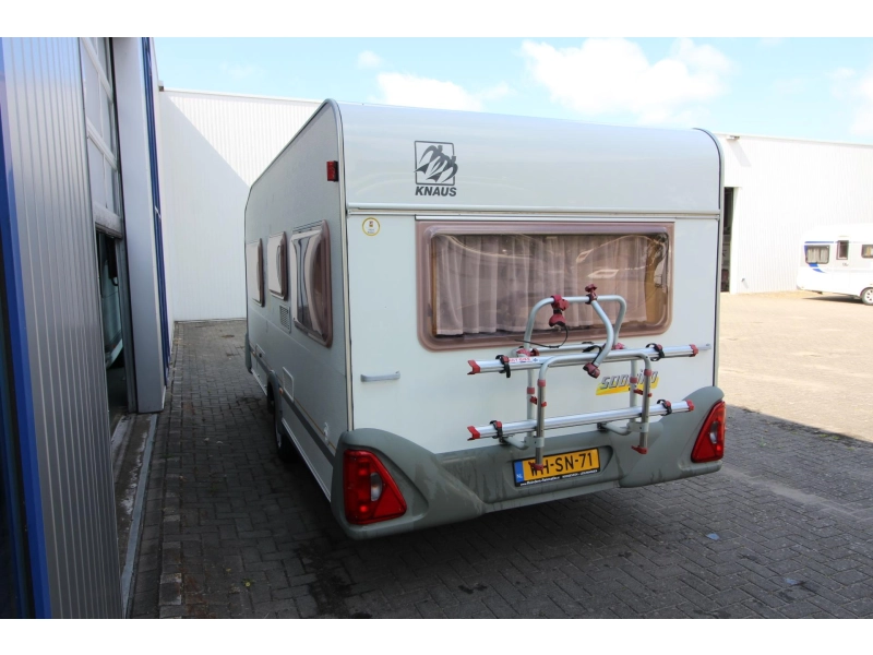 Knaus Sudwind 450 TUF Voortent, Fietsenrek,  foto: 3