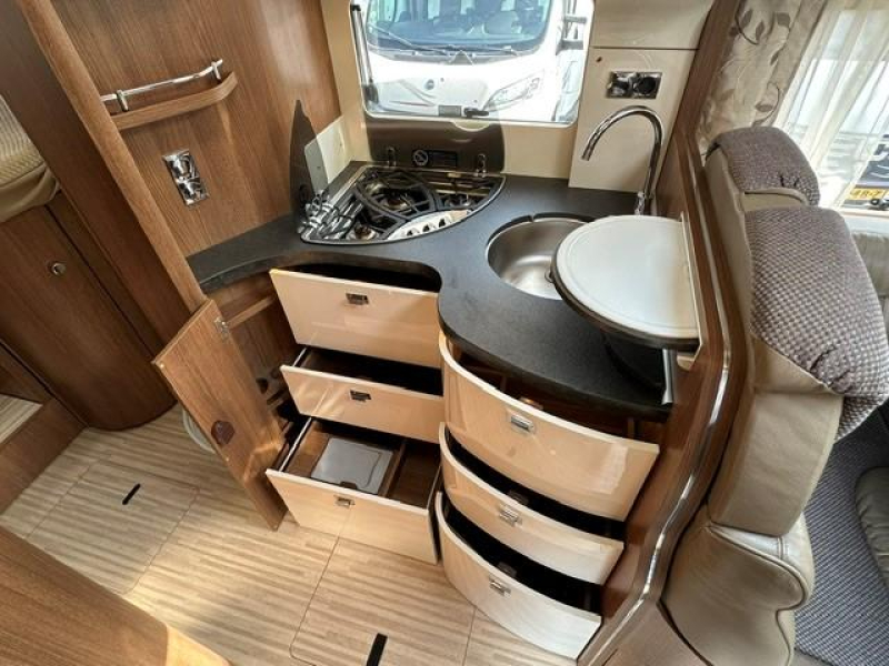 Carthago C-Tourer I 149 GÉÉN HEFBED LEVELSYSTEEM  foto: 8
