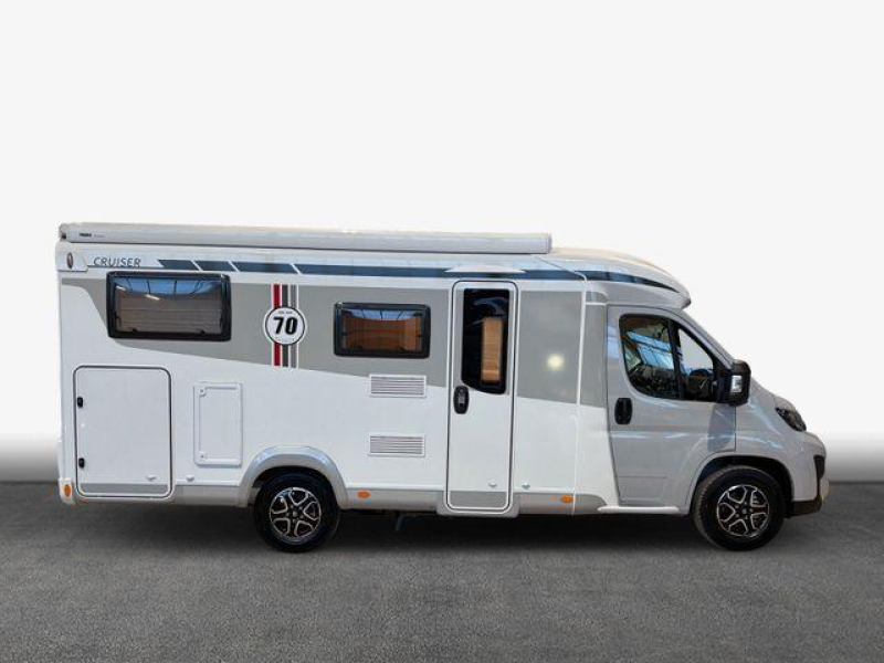 LMC Cruiser V 646 G 70jr Jubileum-Autom-NAVI  foto: 2