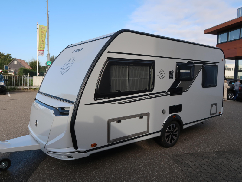 Knaus Sudwind Black Selection 450 FU CAMA FRANCESA / ASIENTO REDONDO foto: 19