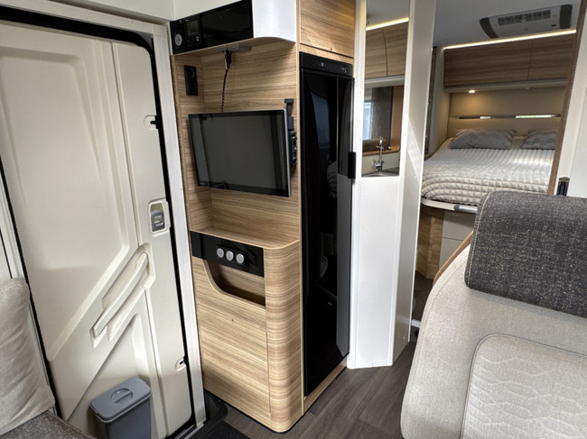 Adria SONIC I 600 SC 130 PS Euro6 Fiat Ducato NL-Camper **Queensbett/4 Schlafpl&auml;tze/Markise/Memo Fahrgestelltr&auml;ger/Dachklimaanlage/Bearlock/Sehr Foto: 16