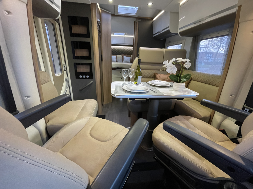 Adria Matrix 600 SC CAMA QUEEN+CAMA ABATIBLE 6.99M foto: 18
