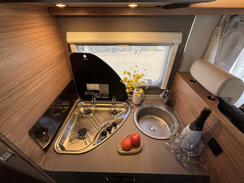 Weinsberg CaraSuite 650 9-TRAPS AUTOMAAT FRANSBED + HEFBED  foto: 7