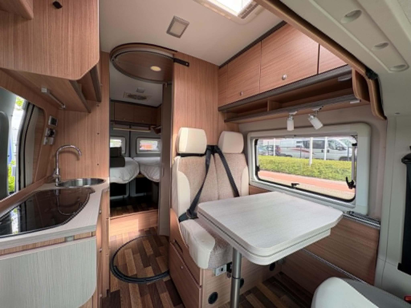 Knaus Boxstar Freeway 630 ME Nivelliersystem mit VB Luft Foto: 6