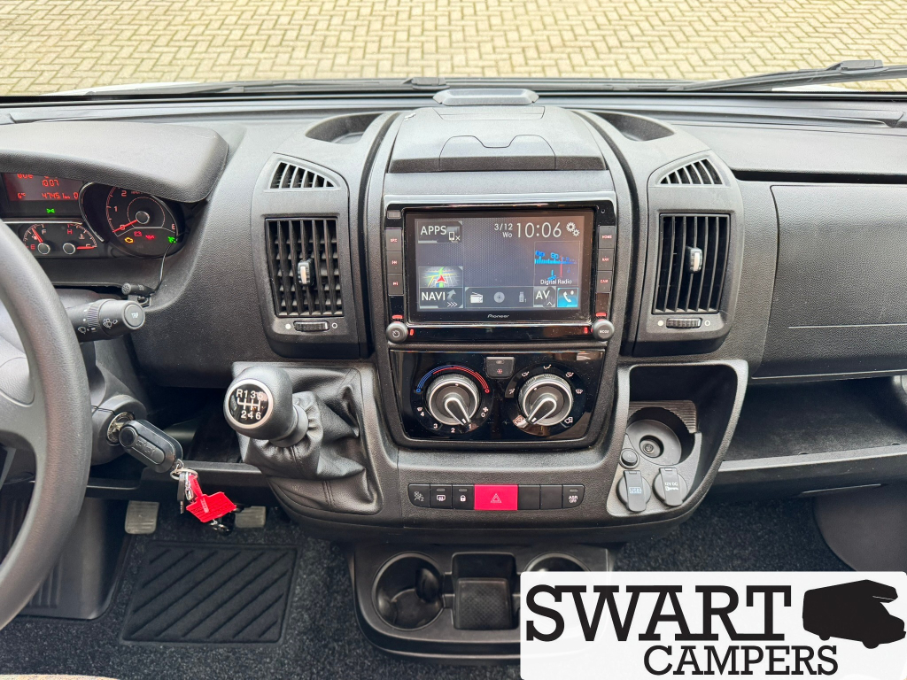 Knaus Sky TI 700 MEG, Enkele bedden 150 pk foto: 9