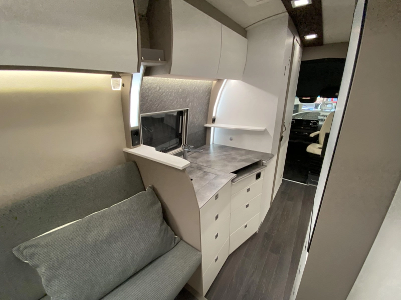 Frankia Yucon 7.0 Lounge round seating V6 autom. photo: 11