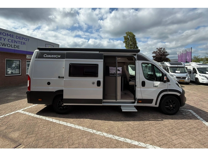 Chausson V697 VIP 9T Automaat lengtebedden  foto: 4