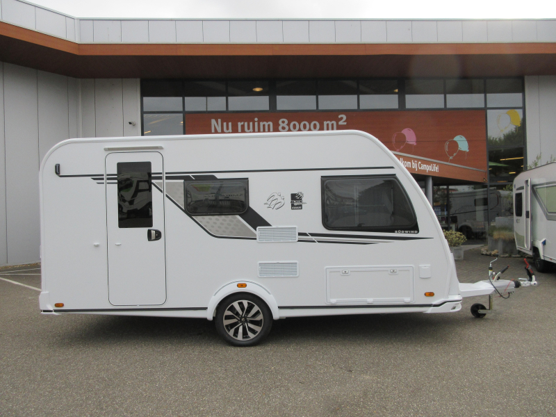 Knaus Sudwind Black Selection 420 QD COMPACT EN GROTE KEUKEN ! Foto: 1