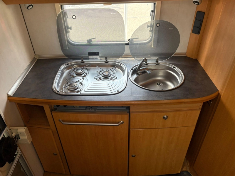 LMC Liberty 2.8JTD 130PK Luifel  foto: 10