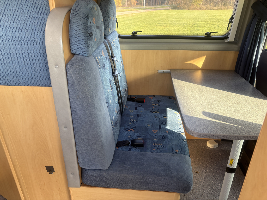 Pössl 2Win Vast bed 2.8 Turbo/128pk/AIRCO foto: 13