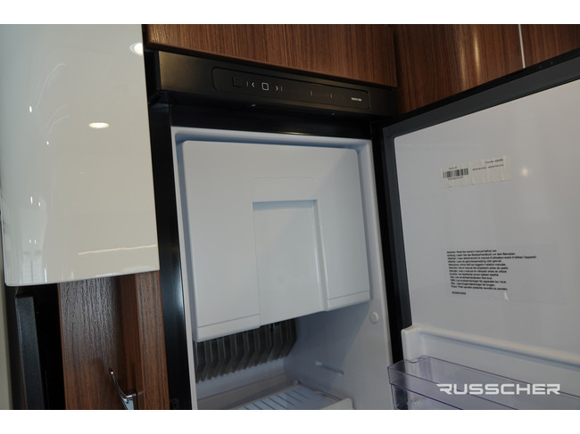 Hymer BMC i 680 170Pk Automaat. | Levelsysteem | Maxxfan | Dakairco | Lithium accu foto: 19