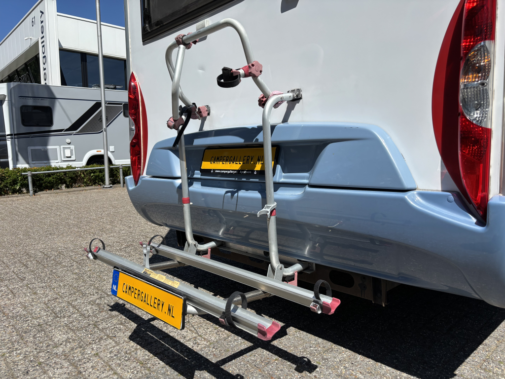 Bürstner Marano 580T FRANSBED + FACE TO FACE ZIT ZONNEPANEEL foto: 21