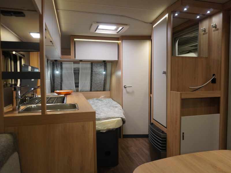 Knaus Sport 450 FU RONDZIT FRANS BED!! photo: 4