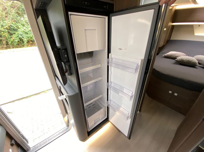 Adria Coral Supreme 670 DC QUEENSBED E&P LEVELSYSTEEM foto: 13