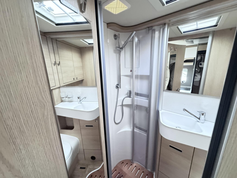 Hymer B-MCT 600 White-Line - bemiddeling- verwacht  foto: 11