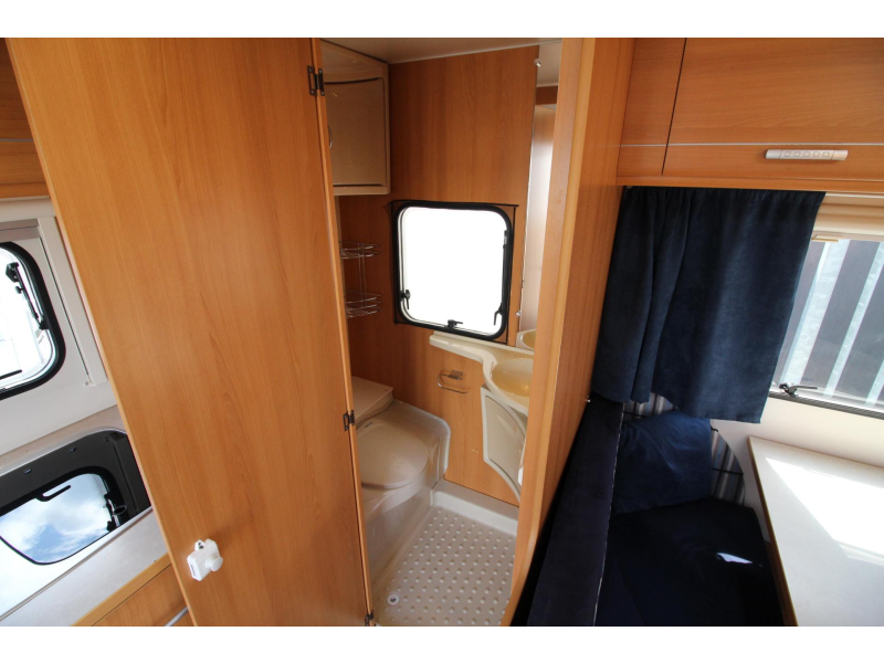 Caravelair Antares 420 Quatro 420 AMF Etuiluifel + zijwand(en)  foto: 13