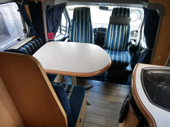 Dethleffs H 5940 Esprit, Cama francesa, Garaje foto: 7
