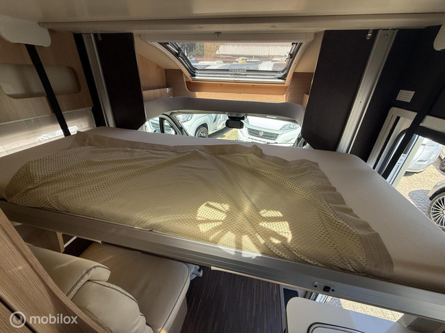 Mc Louis MC4 231 Dwarsbed + Hefbed / Euro6! foto: 10
