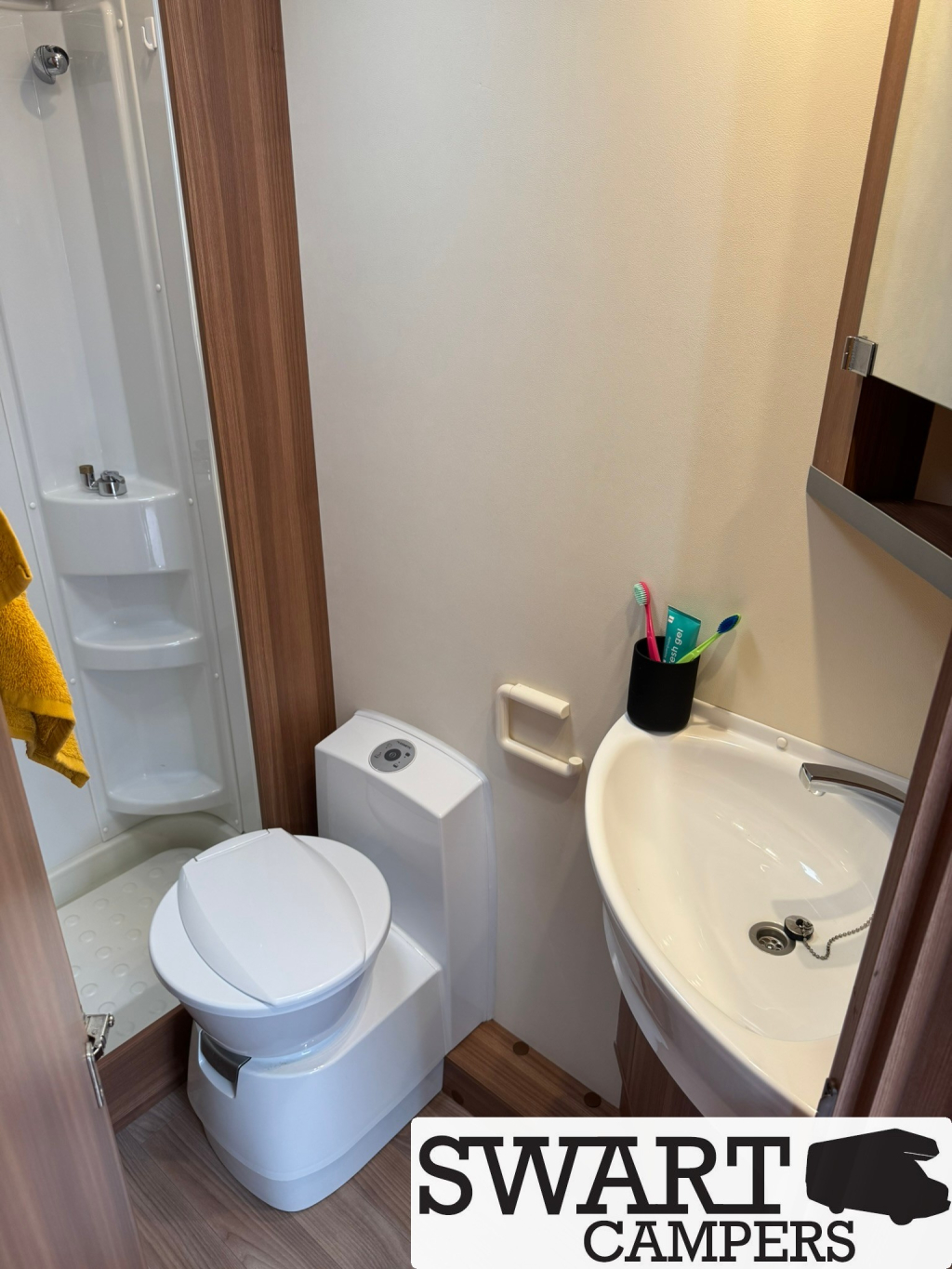 Weinsberg CaraLoft 650 MF, cama francesa 130 CV foto: 14