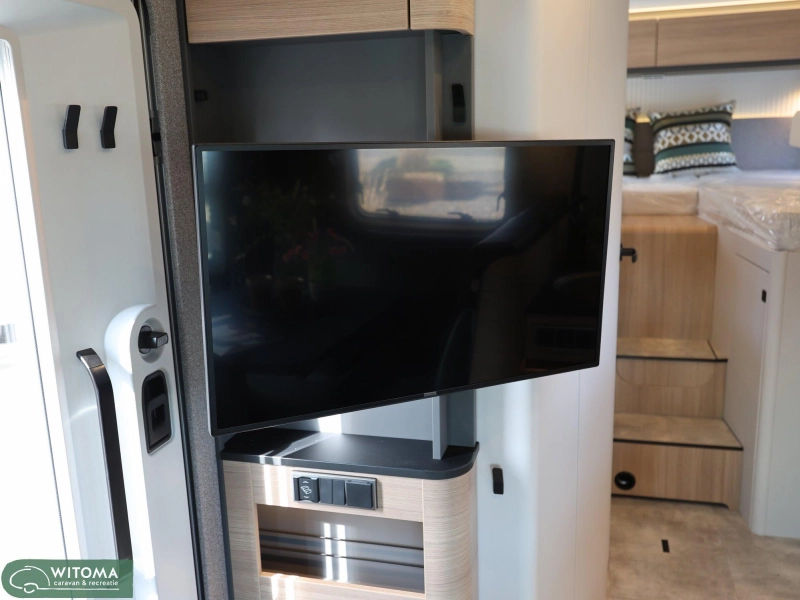 &iexcl;Acci&oacute;n Hymer B-MC T 600 Witoma 50 a&ntilde;os! foto: 15