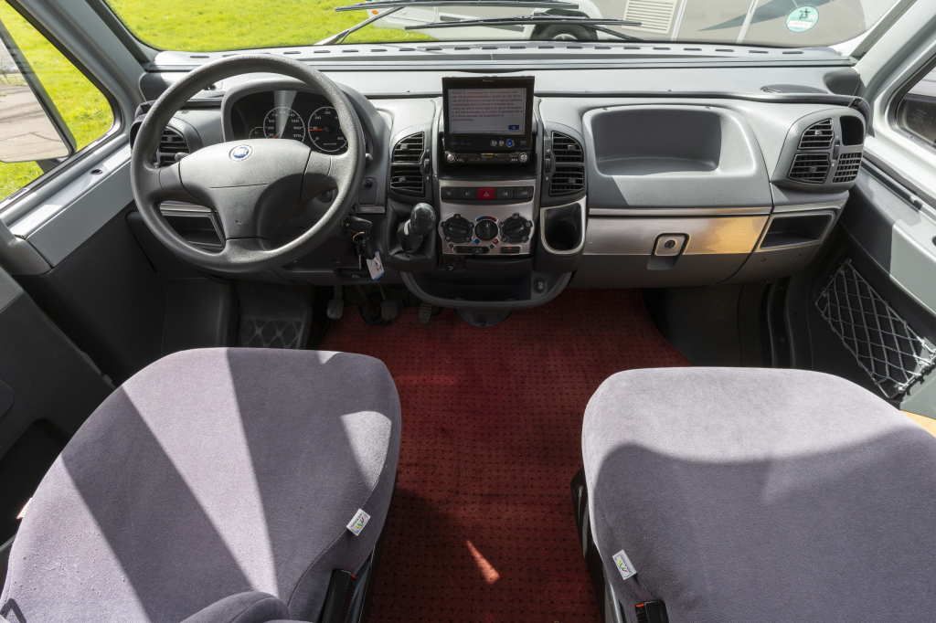 KNAUS Sun Liner 655 LG photo: 28