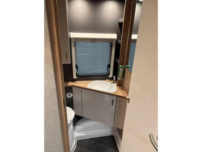 Knaus Sport 500 EU !! BED VAN 210CM LANG !!!  foto: 16