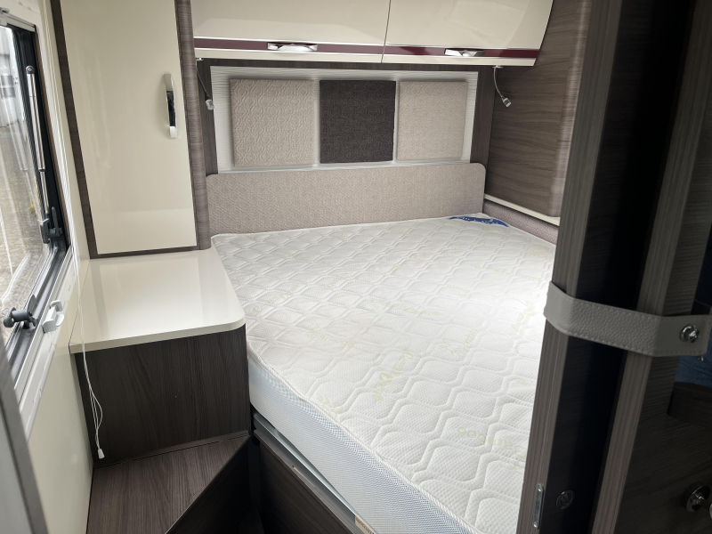 McLouis Carat 480 G -Queensbed-Levelsysteem Foto: 15