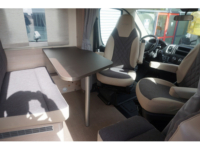 B&uuml;rstner Nexxo Van 620 G Citroen Foto: 11