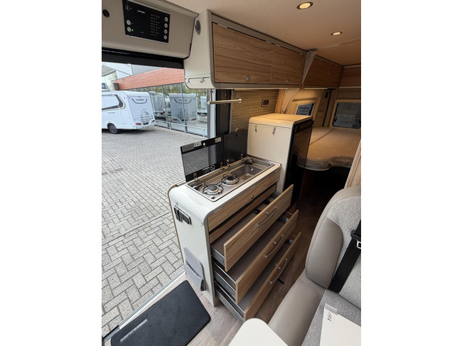 Hymer Yellowstone Cross-Over 180PK 9T-Automaat Enkele Bedden Zonnepanelen foto: 17