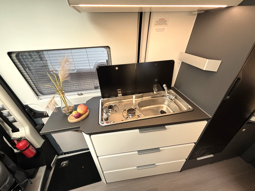 Adria Twin Supreme 640 SLB ENKELE BEDDEN FIAT 8 TREKHAAK foto: 7